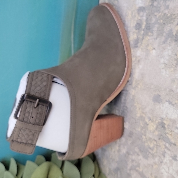 CREVO Eva Leather Ankle Boot Mink Gray - Picture 8 of 10